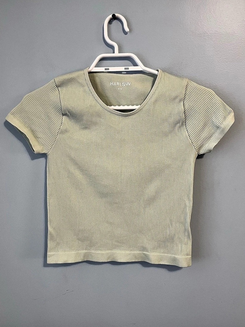 HARLOW Pale Sage Green Seamless Ribbed Short Sleeve Cropped Tee Size M